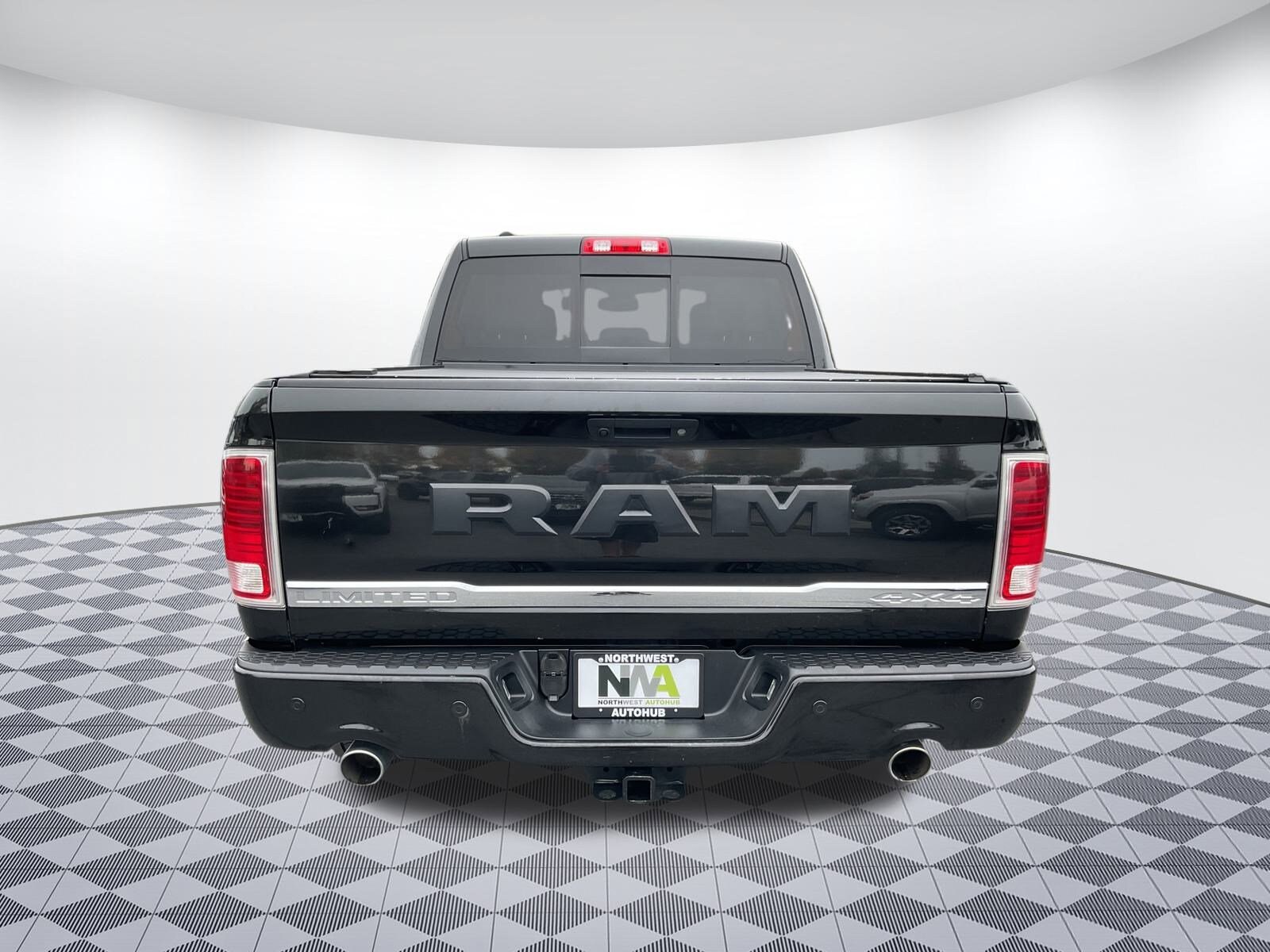 2017 Ram 1500 Limited photo 4