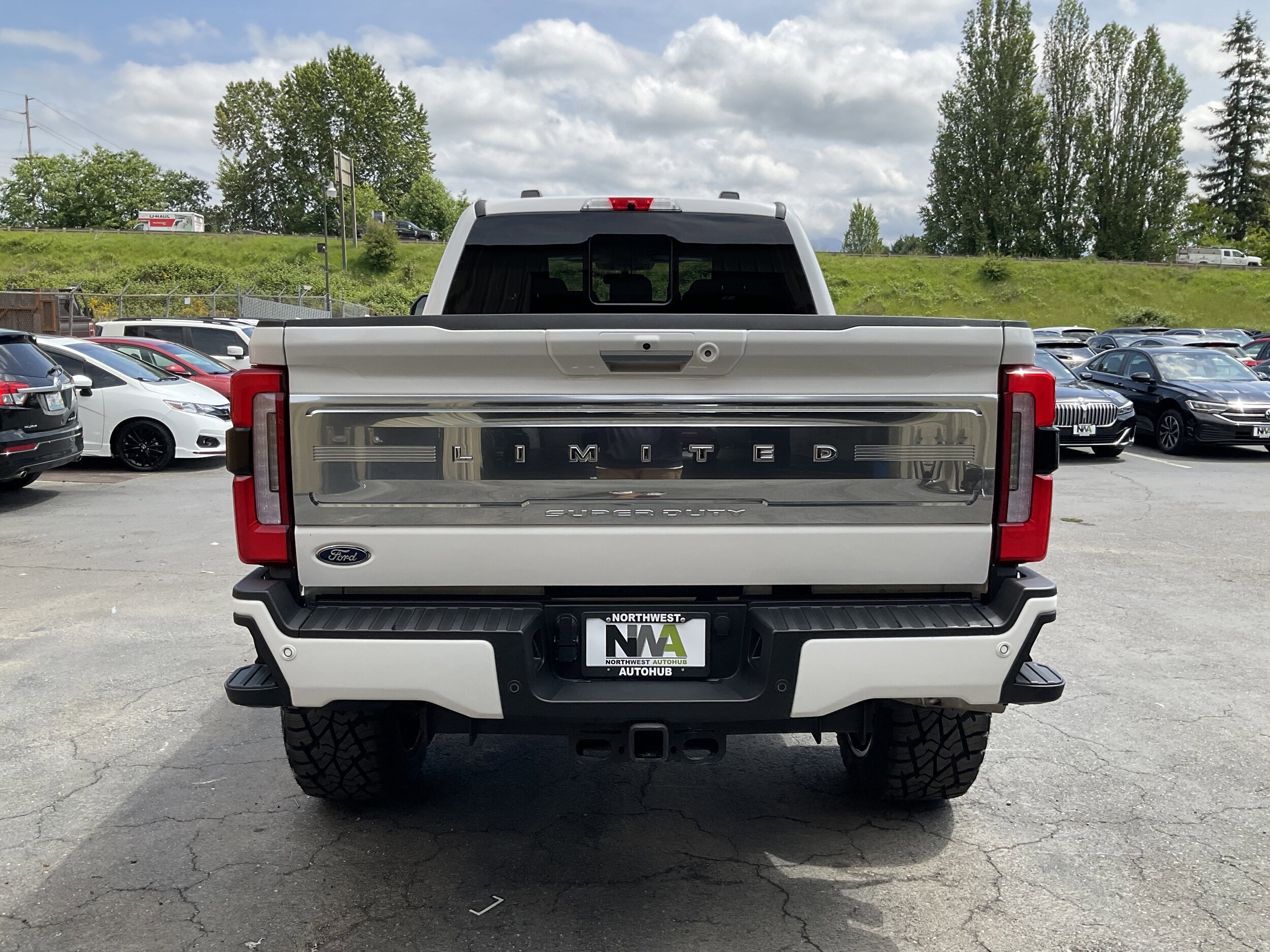 2024 Ford F-350 Limited photo 4