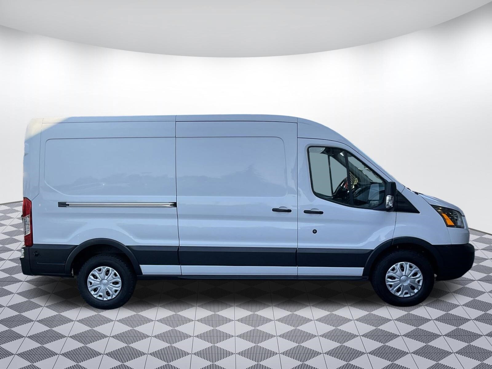 2016 Ford Transit photo 2