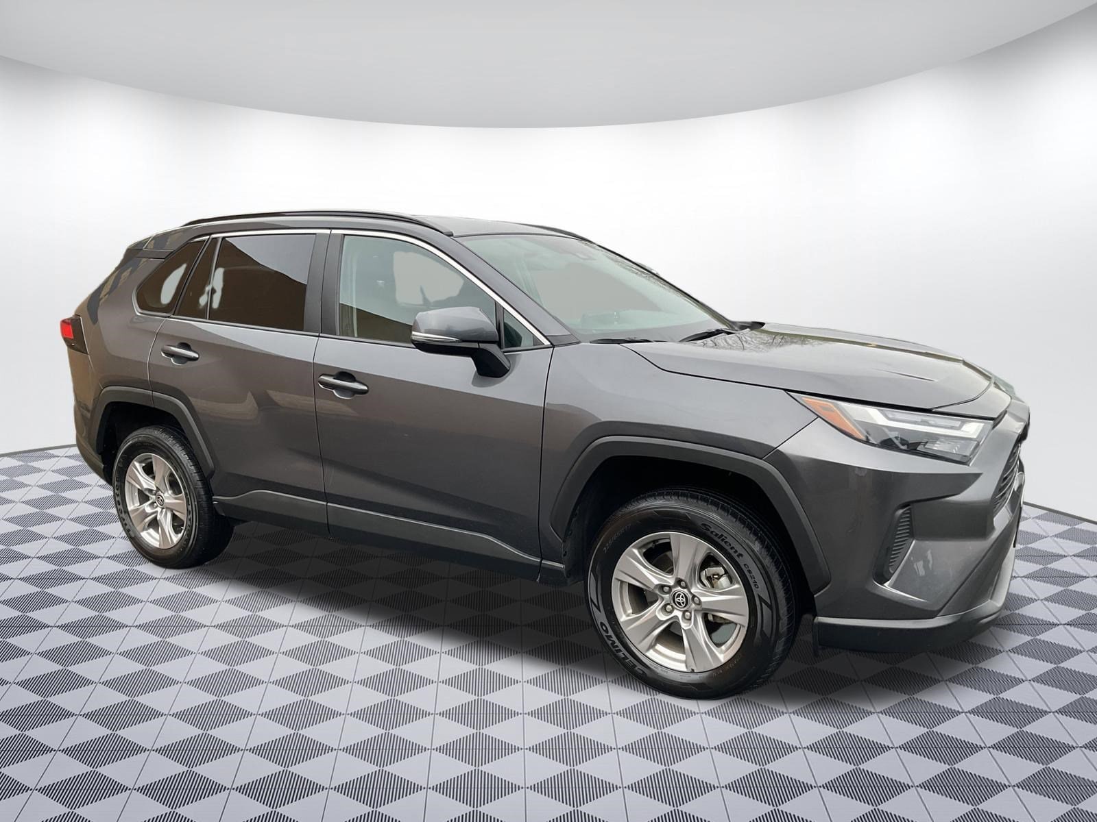 2025 Toyota RAV4 XLE AWD's photo