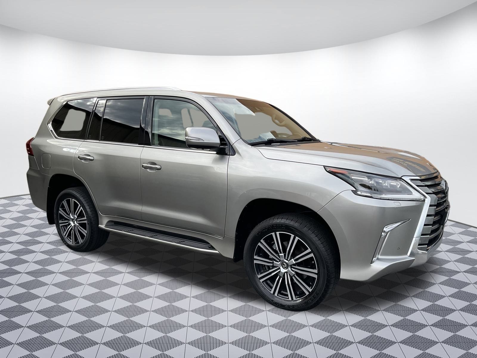 2020 Lexus LX 570's photo