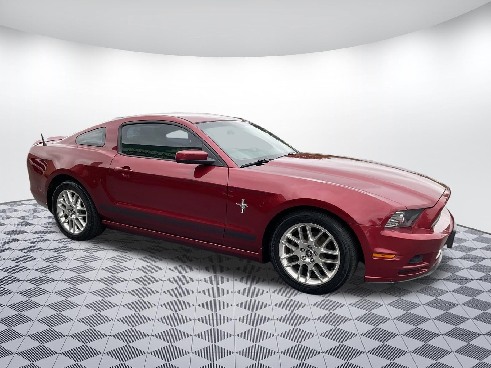2014 Ford Mustang V6 Premium's photo