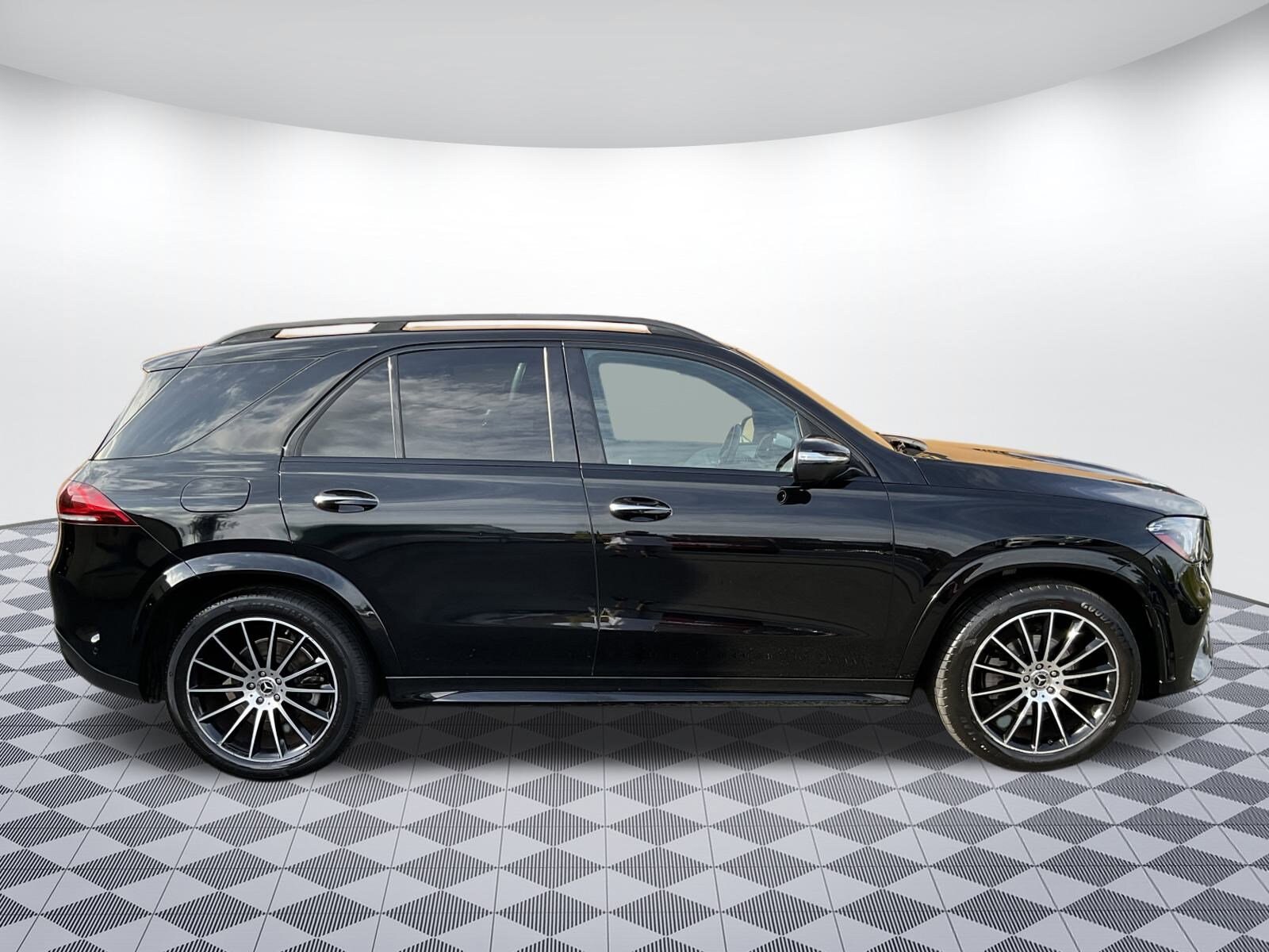 2022 Mercedes Benz GLE 350 4MATIC photo 2