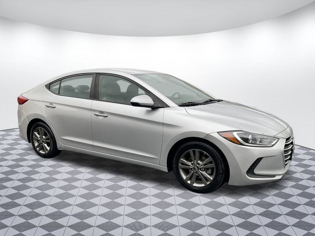 Used 2017 Hyundai Elantra SE Sedan