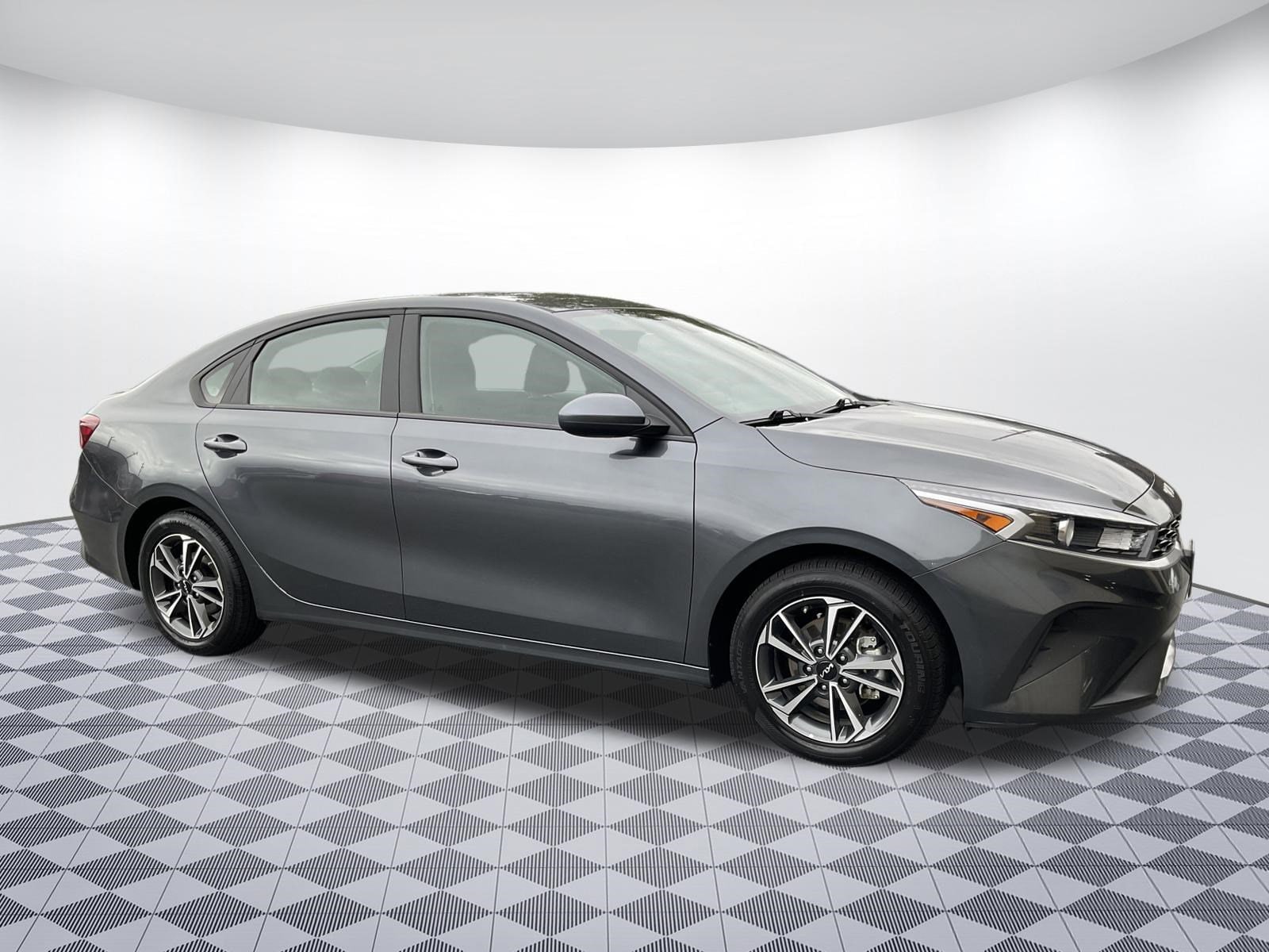 2024 Kia Forte LXS AT's photo