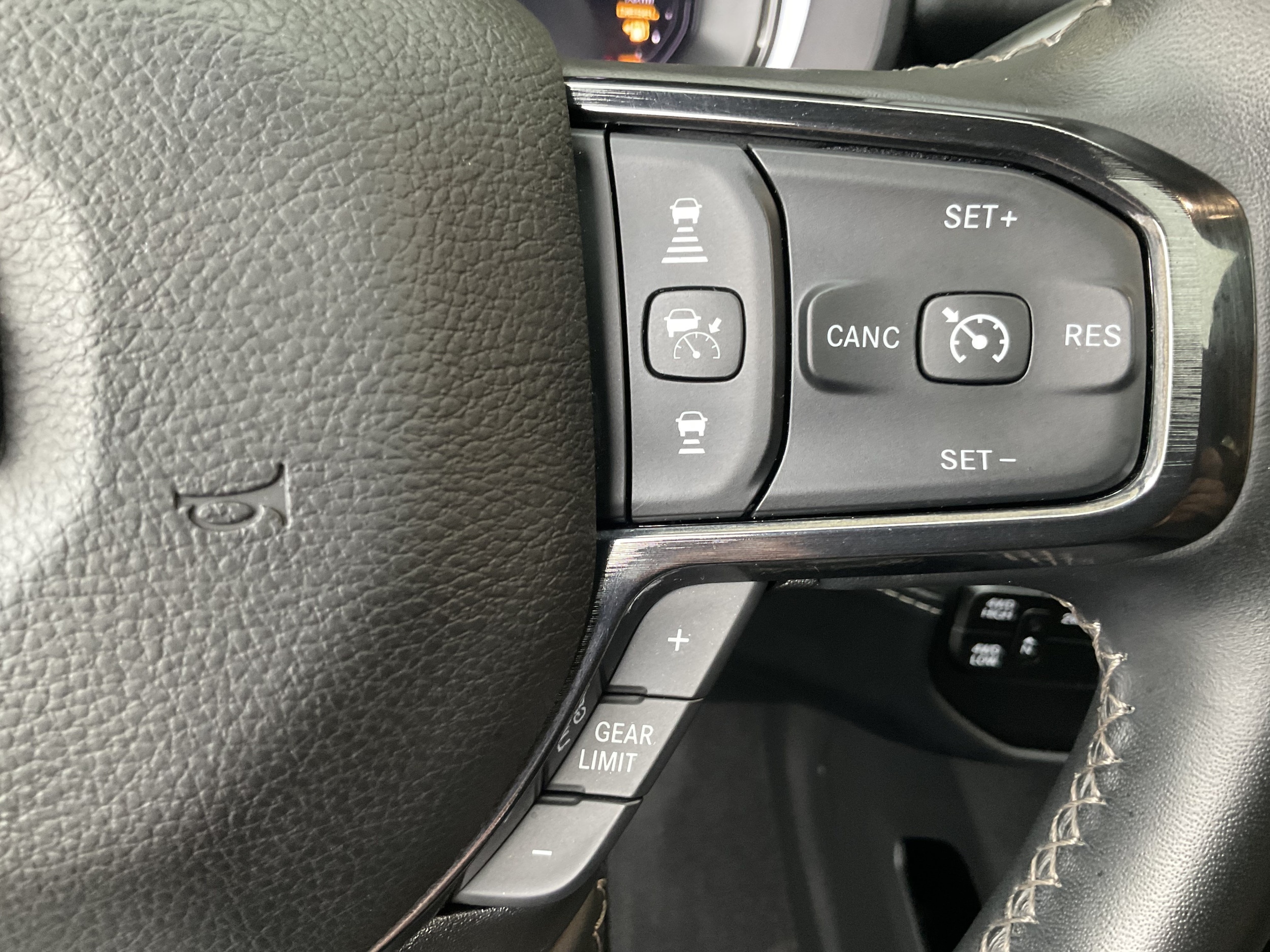 2024 RAM Ram 2500 Pickup Laramie Limited - Photo 36