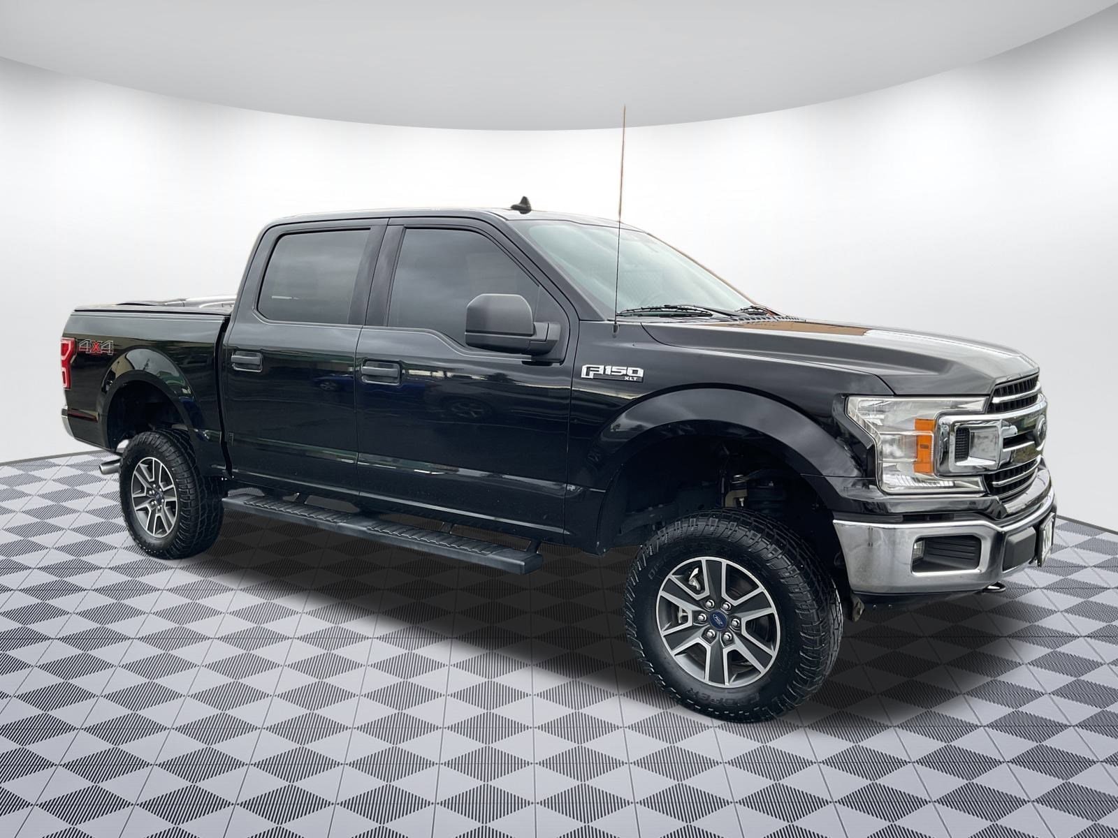 2020 Ford F-150 XLT's photo