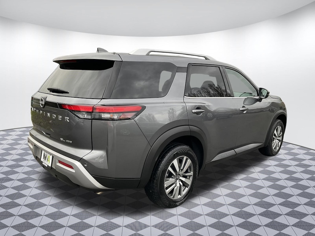 Used 2025 Nissan Pathfinder SL SUV