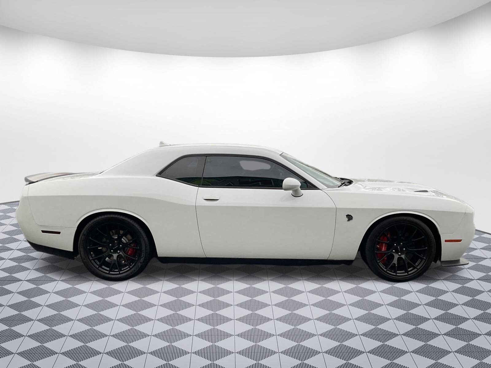 2015 Dodge Challenger SRT8 Hellcat photo 2