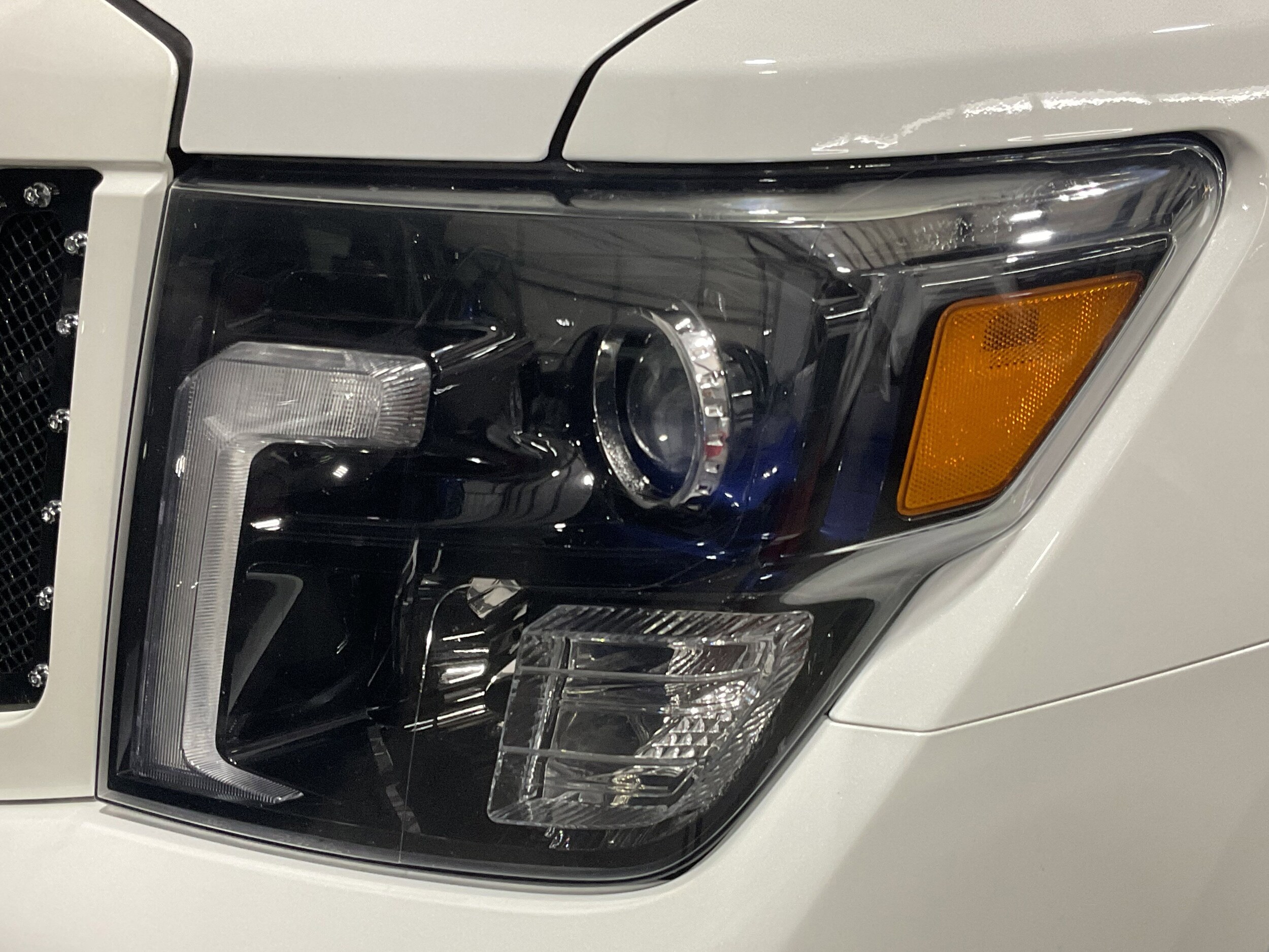 2019 Nissan Titan XD SL - Photo 11