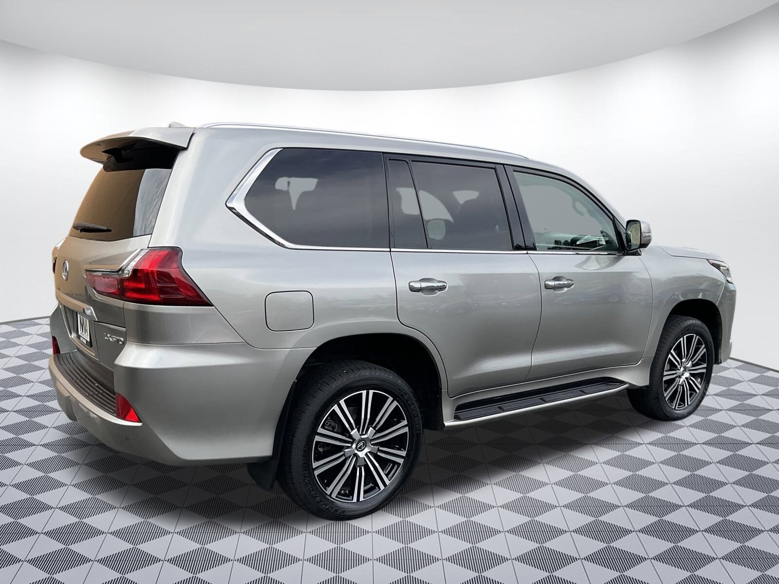 2020 Lexus LX 570 photo 3