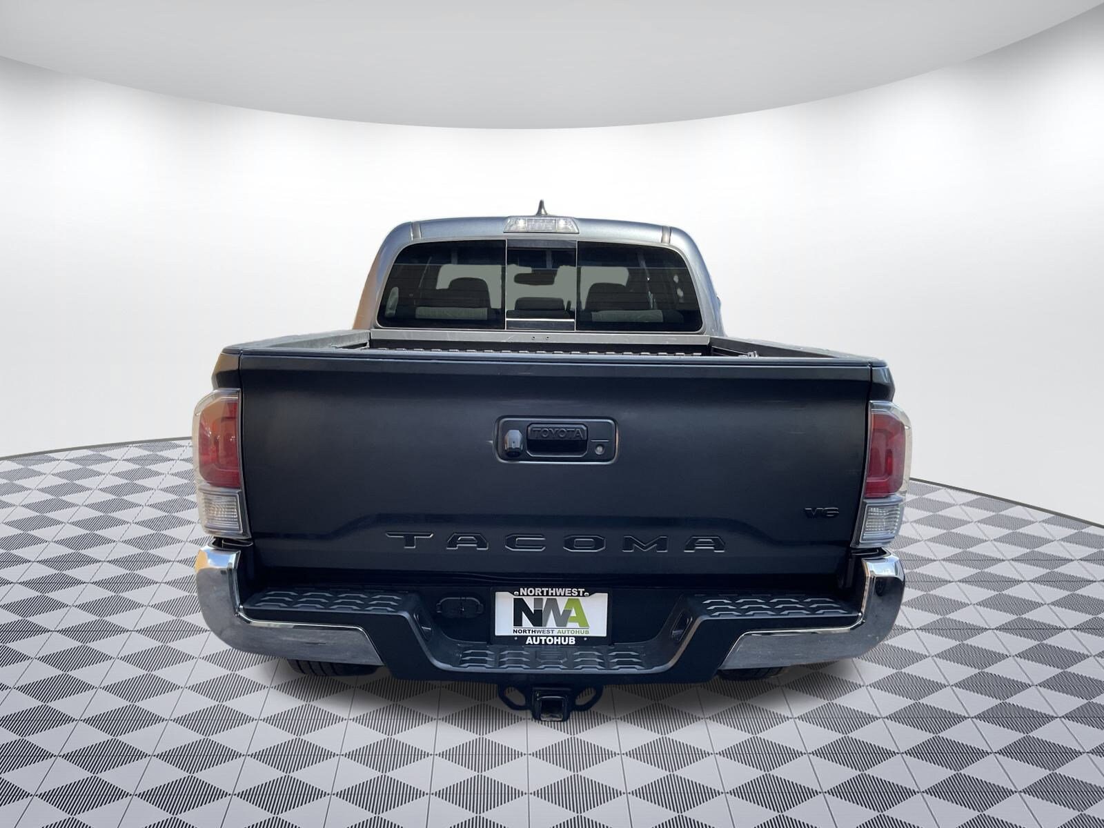 2023 Toyota Tacoma TRD photo 4