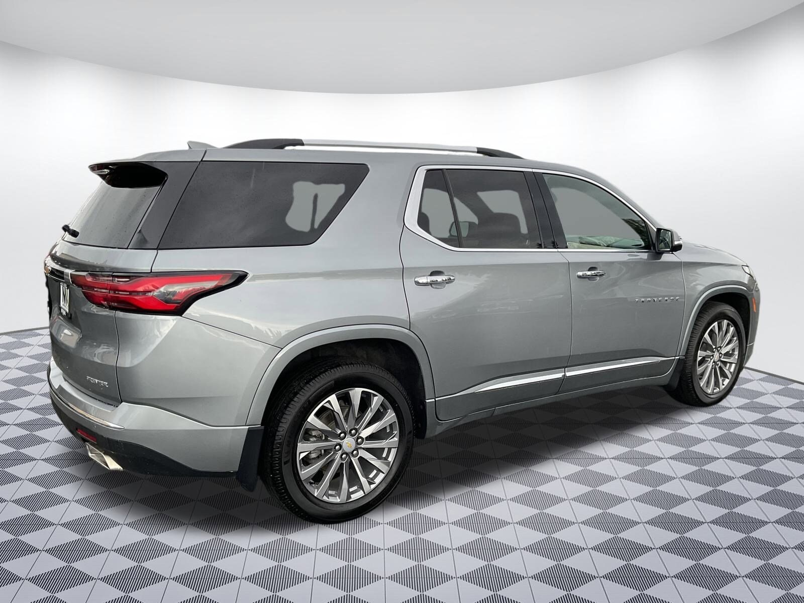 2023 Chevrolet Traverse Premier photo 3