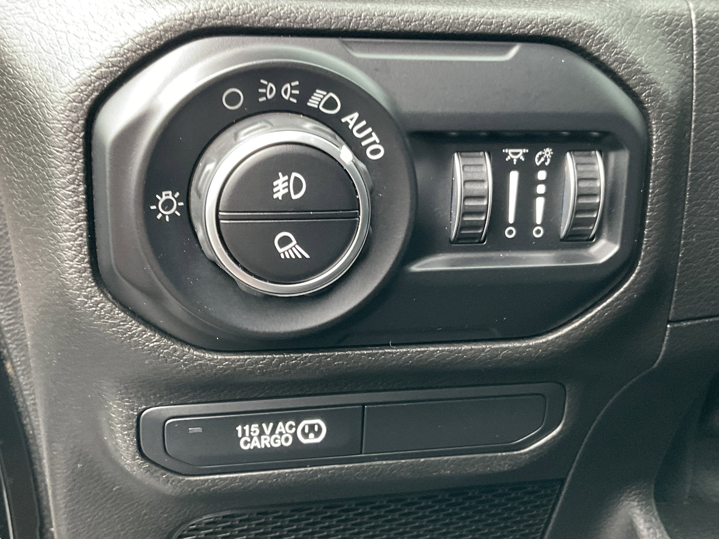 2020 Jeep Gladiator Launch Edition - Photo 31