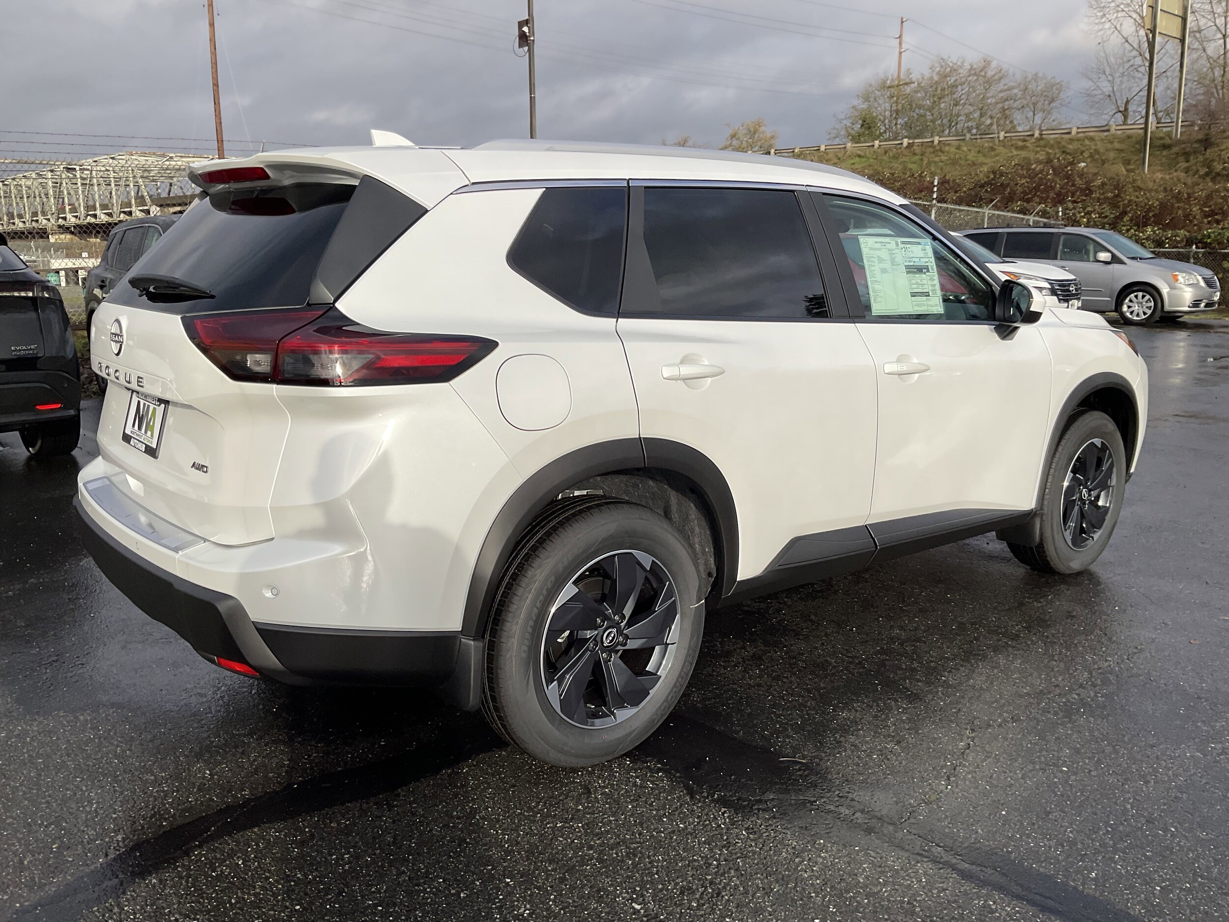 2026 Nissan Rogue SV photo 3