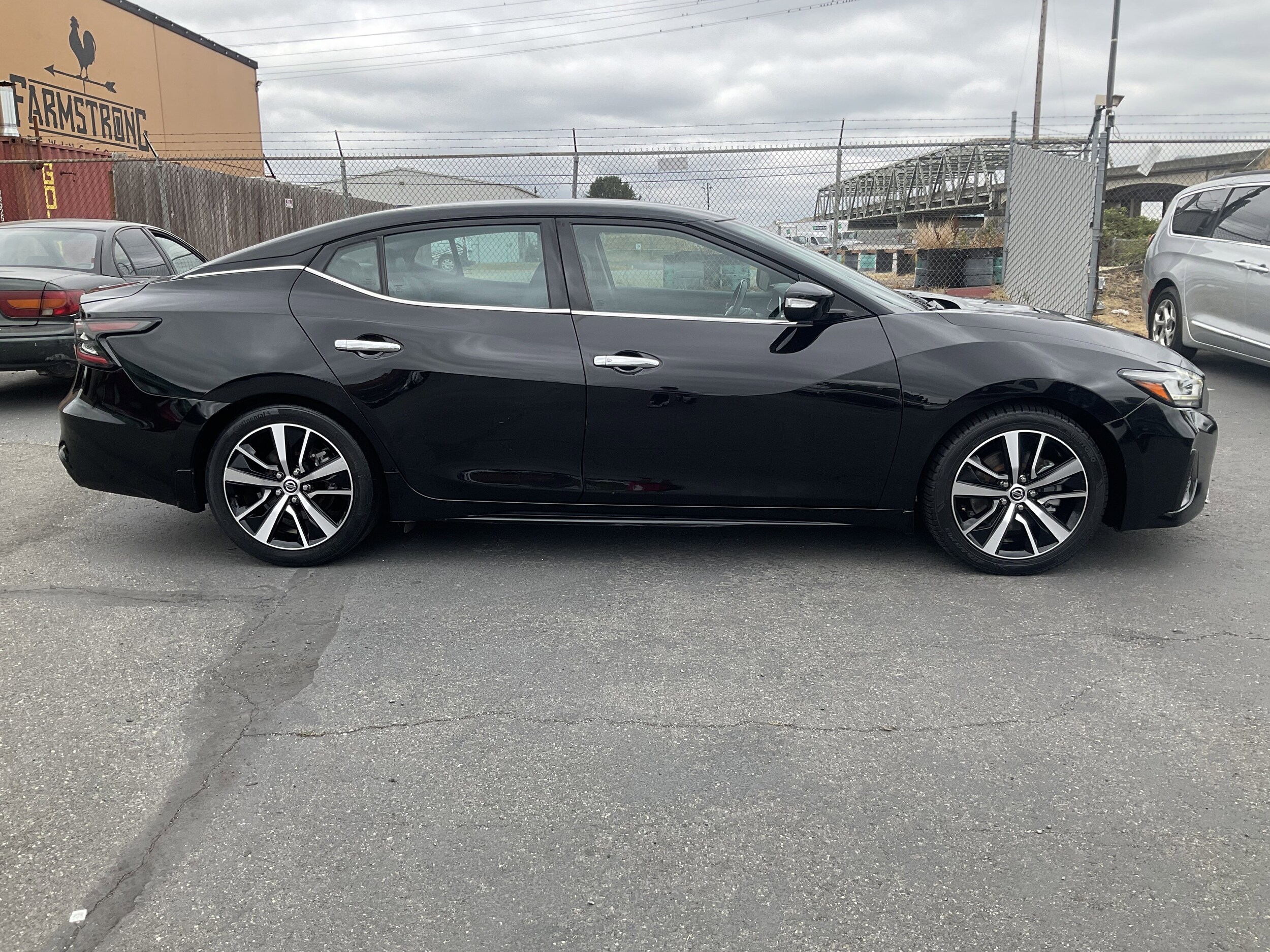 2021 Nissan Maxima SV photo 2