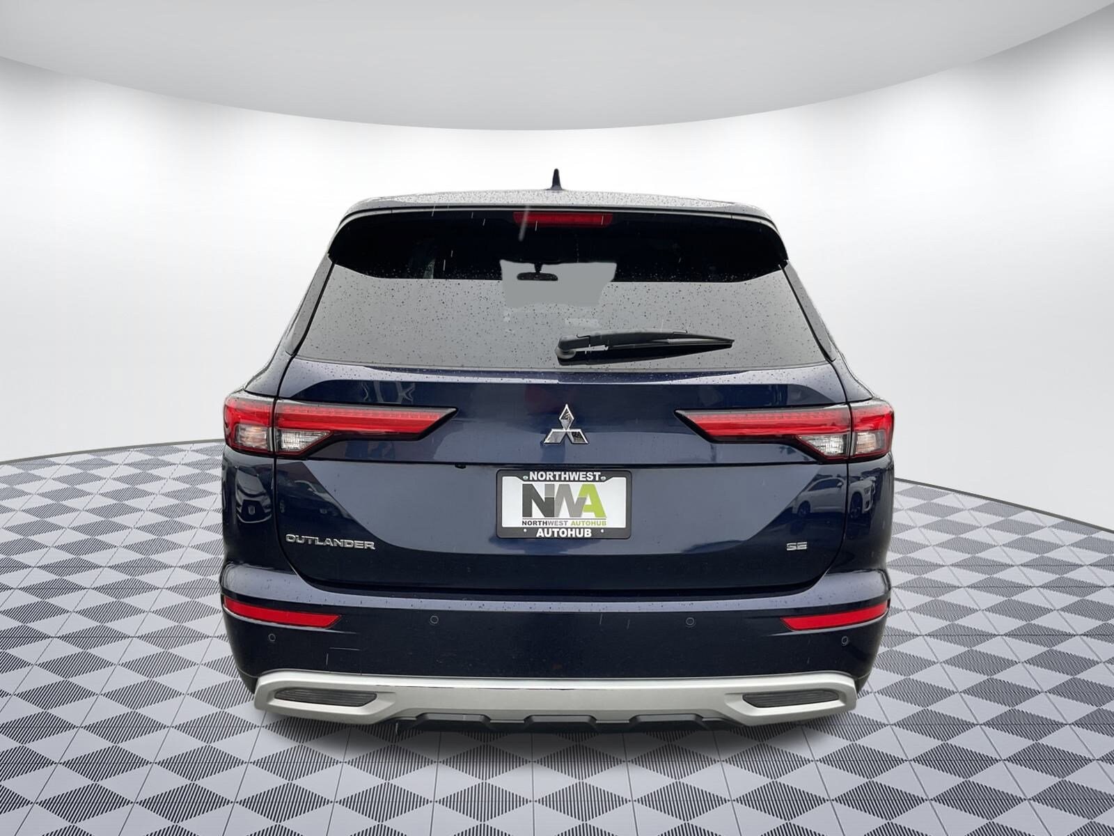 2024 Mitsubishi Outlander SE Black Edition photo 4