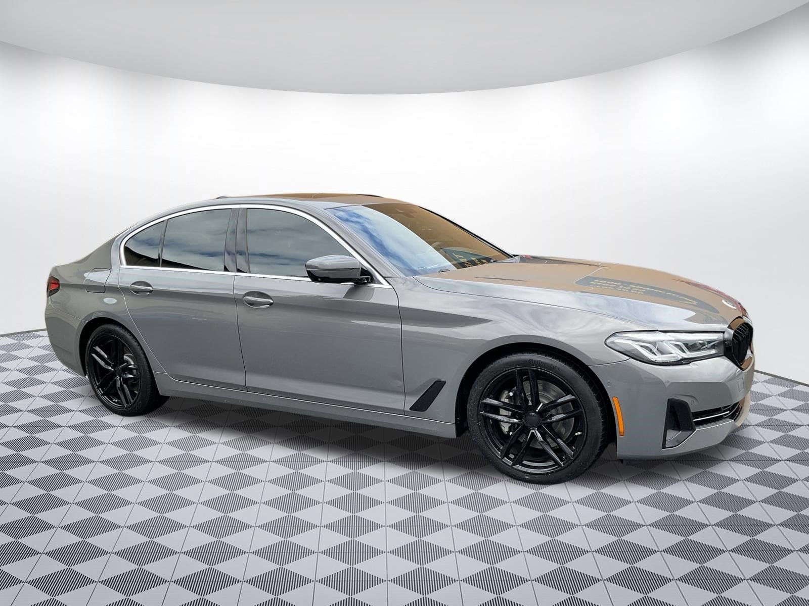 2021 BMW 5 Series 530i xDrive Sedan's photo