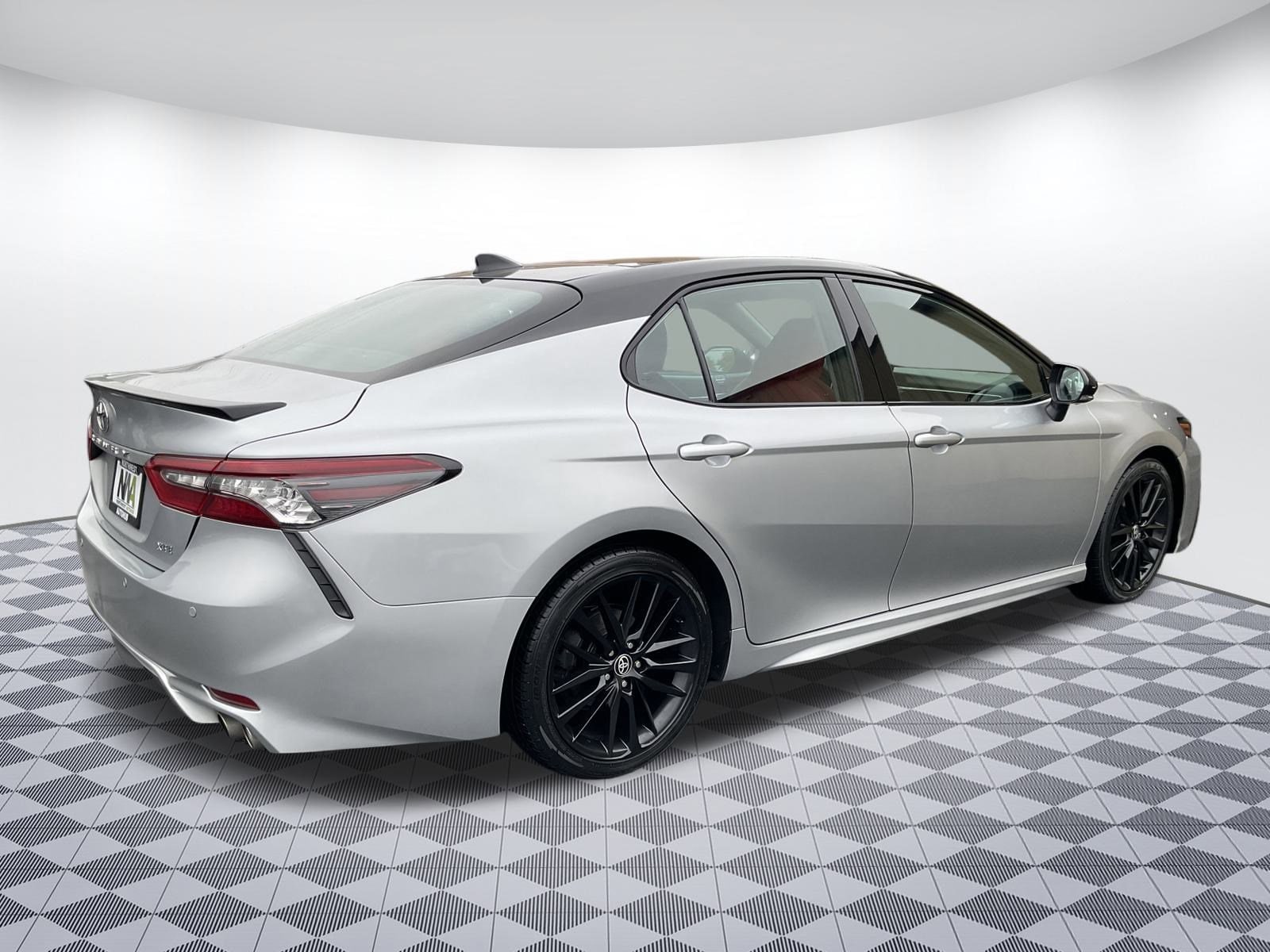 2023 Toyota Camry XSE V6 photo 2