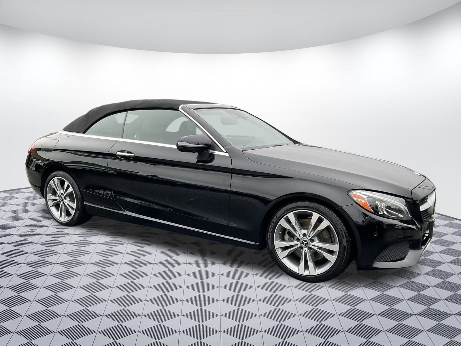 2018 Mercedes-Benz C-Class Cabriolet C300's photo