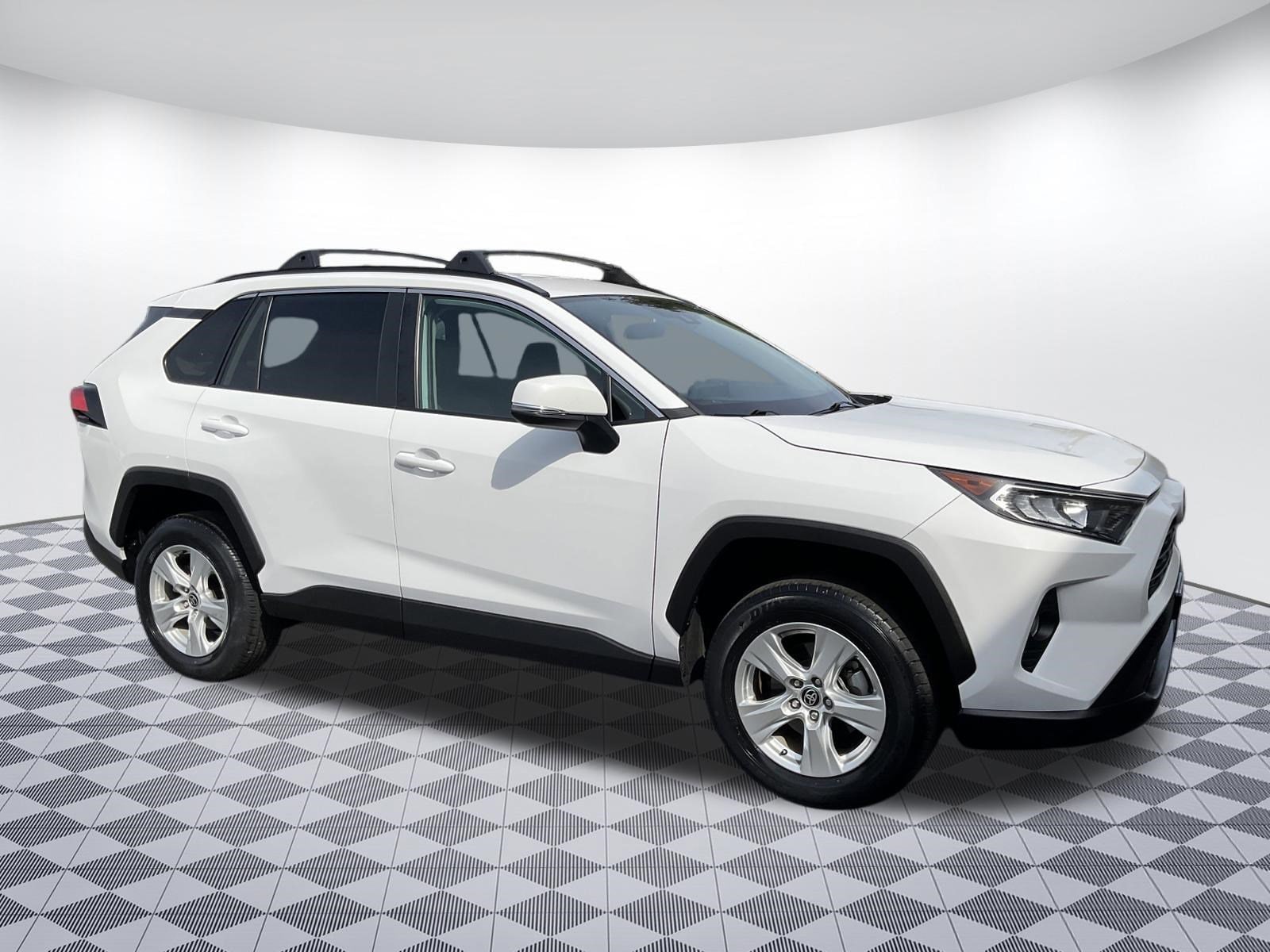2021 Toyota RAV4 XLE AWD's photo