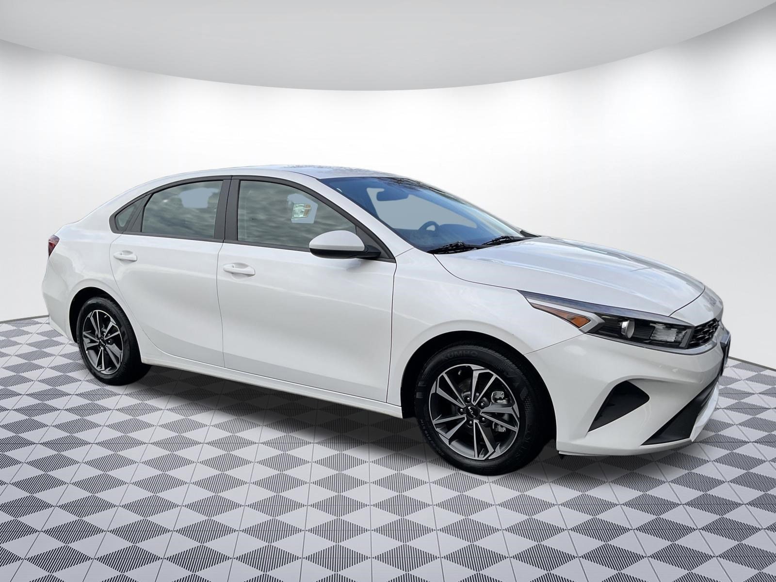 2024 Kia Forte LXS AT's photo