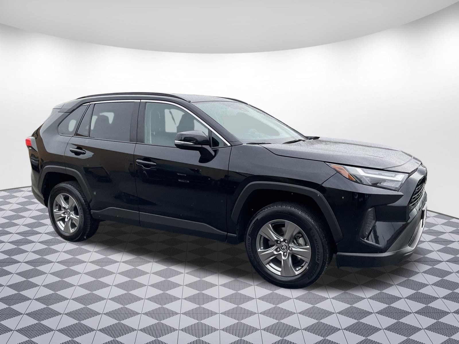 2024 Toyota RAV4 XLE AWD's photo