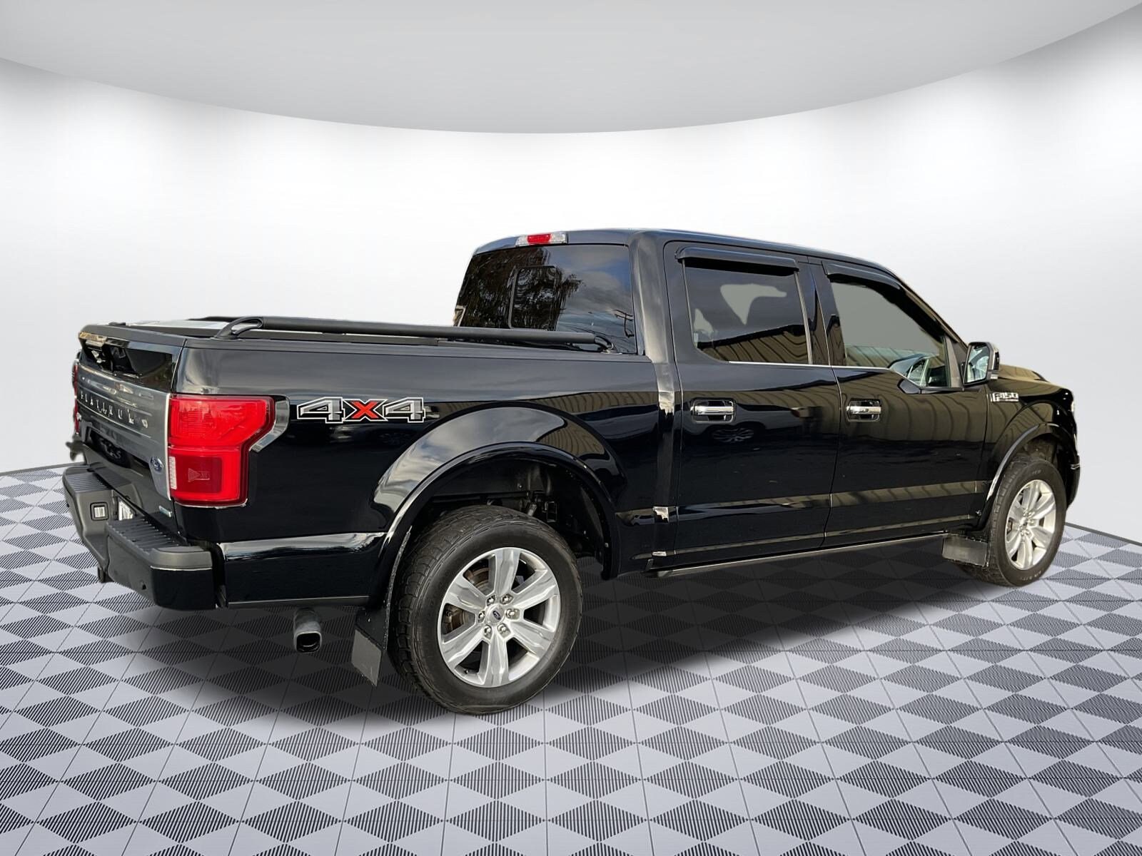 2018 Ford F-150 Platinum photo 3