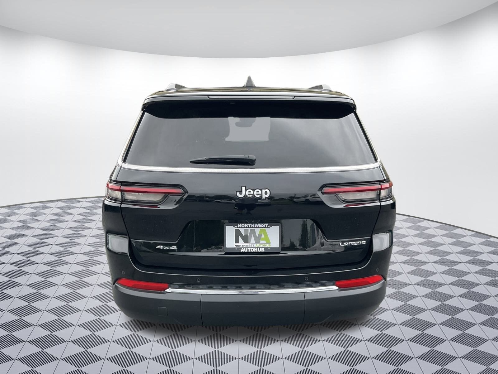 2023 Jeep Grand Cherokee Laredo photo 4