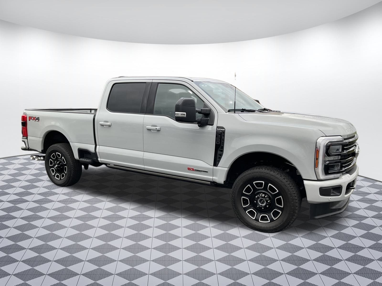 2025 Ford F-350 Super Duty Platinum's photo
