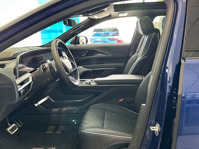 2026 Cadillac LYRIQ V Premium - Photo 9