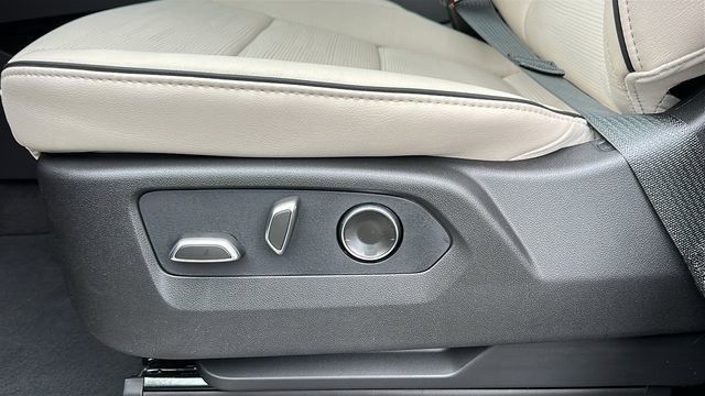 2026 Cadillac Escalade Sport - Photo 10