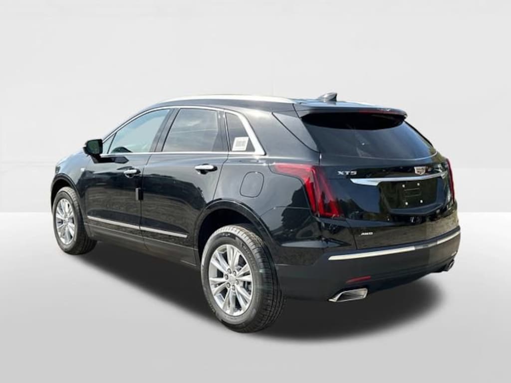 New 2025 CADILLAC XT5 Luxury SUV
