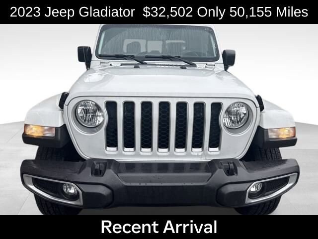 2023 Jeep Gladiator Overland photo 2