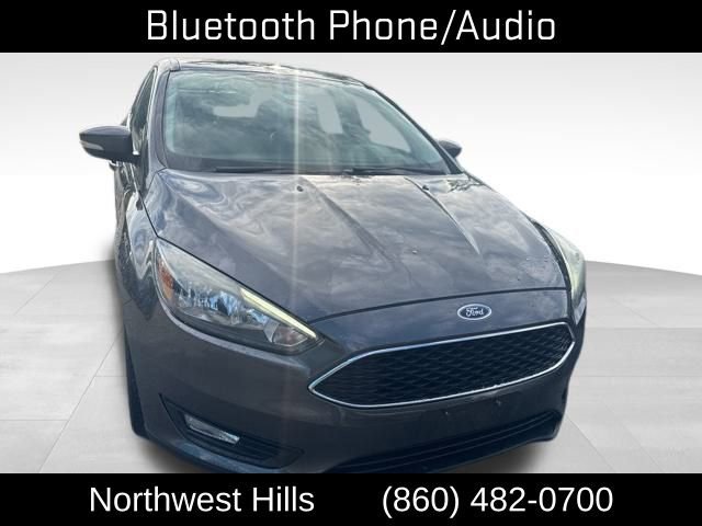 2015 Ford Focus SE photo 2