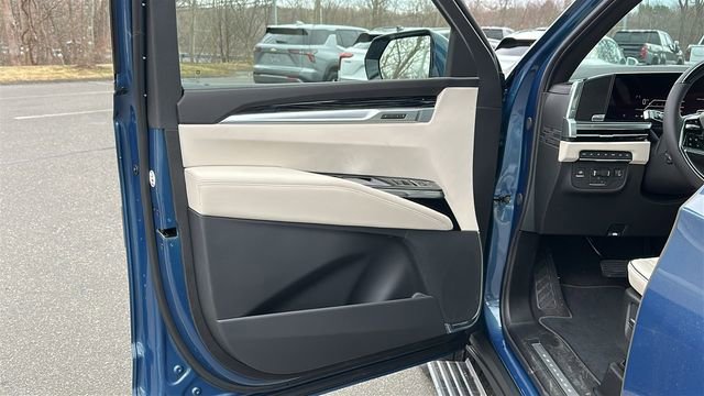 2026 Cadillac Escalade Sport - Photo 8