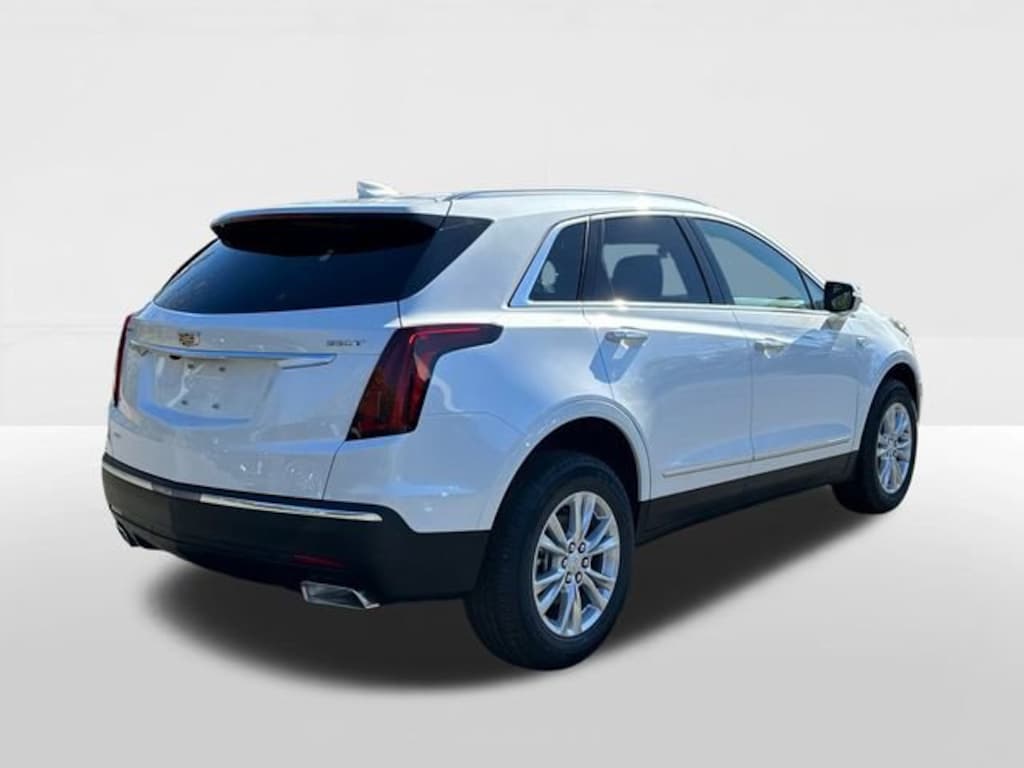 New 2025 CADILLAC XT5 Luxury SUV