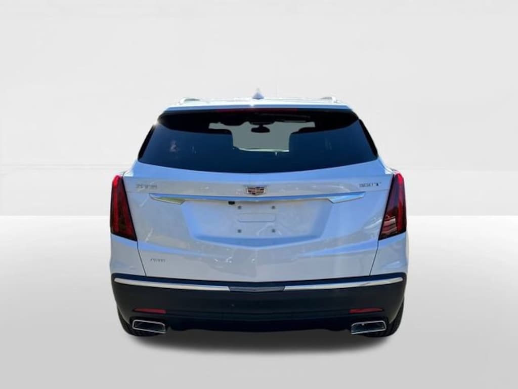New 2025 CADILLAC XT5 Luxury SUV