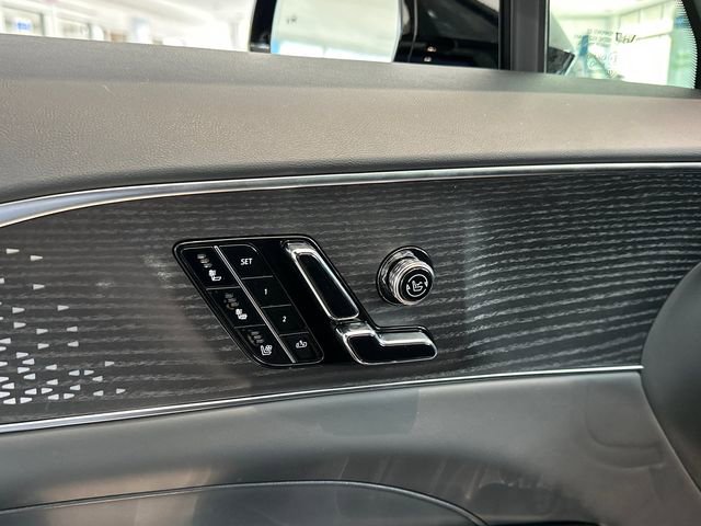 2026 Cadillac LYRIQ V Premium - Photo 8