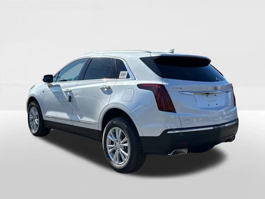 New 2025 CADILLAC XT5 Luxury SUV