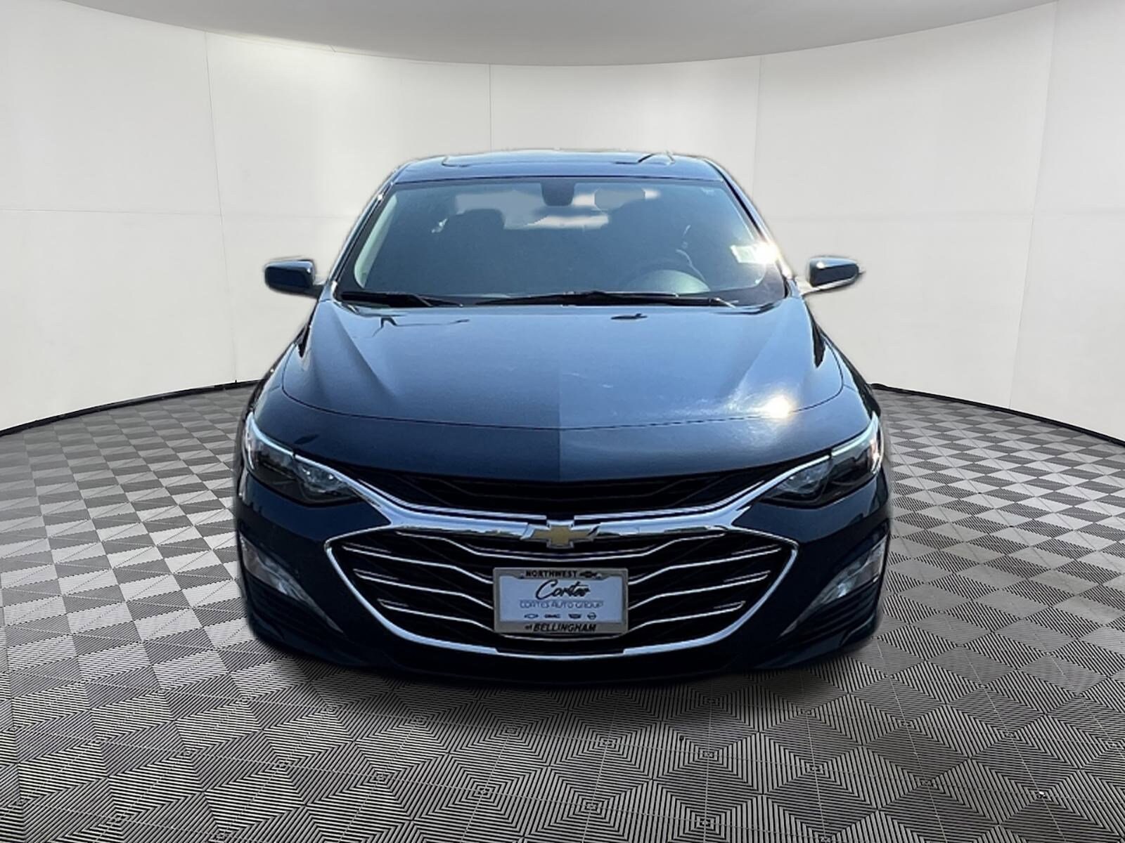 2022 Chevrolet Malibu 1LT photo 2