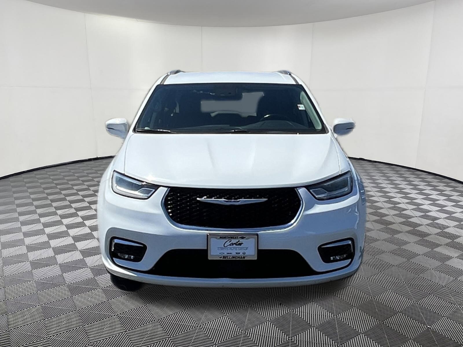 2021 Chrysler Pacifica Touring L photo 2