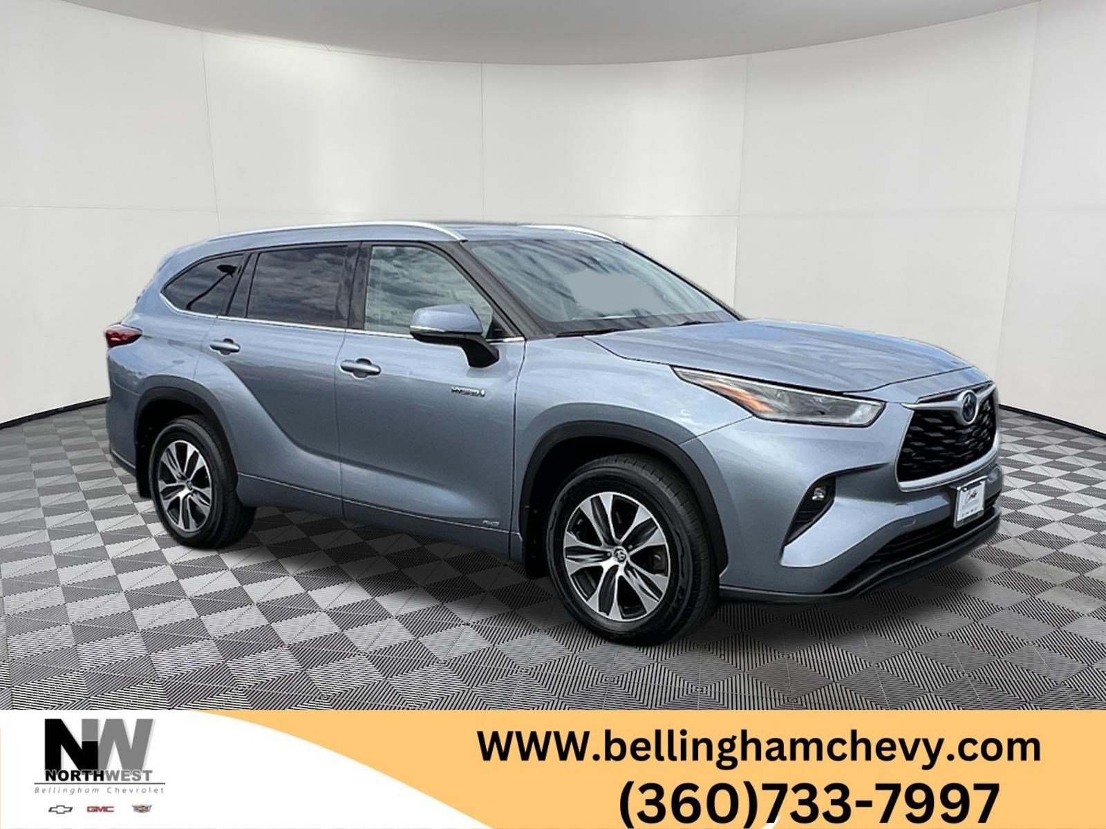2021 Toyota Highlander XLE Hybrid 4x4's photo