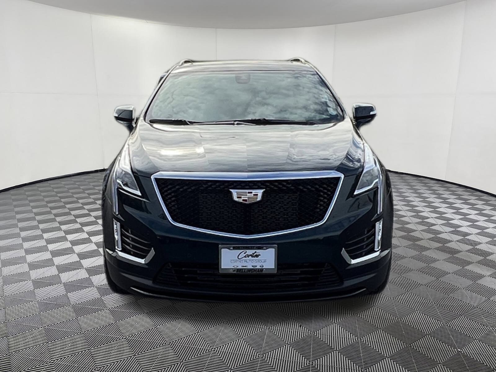 2025 Cadillac XT5 Sport photo 2