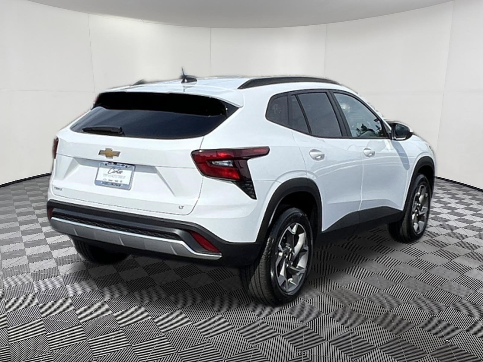 2026 Chevrolet Trax LT - Photo 6