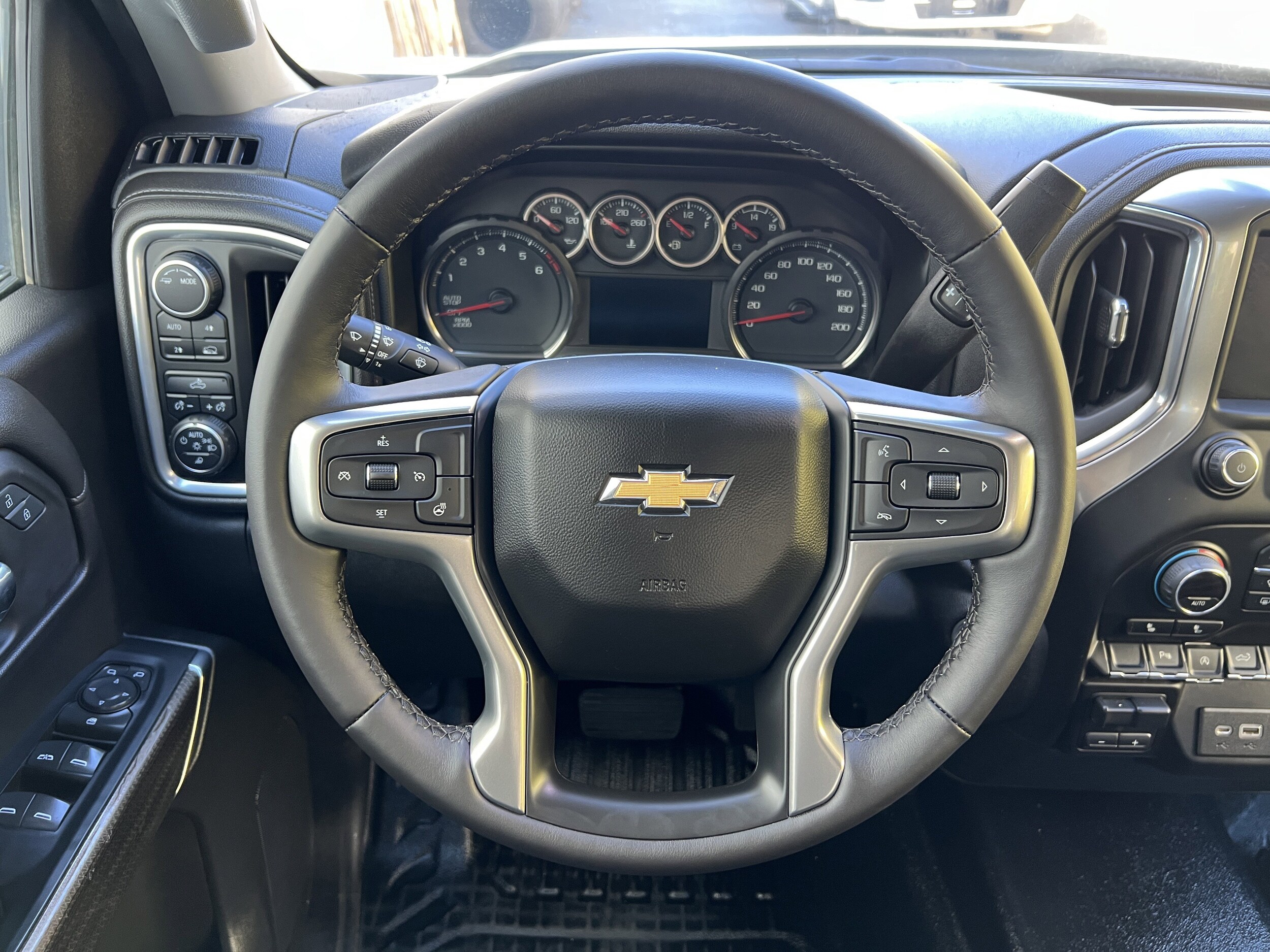 2022 Chevrolet Silverado 1500 Limited LT - Photo 22