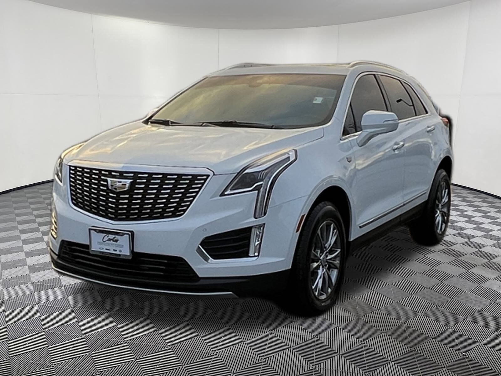 2021 Cadillac XT5 Premium Luxury photo 2