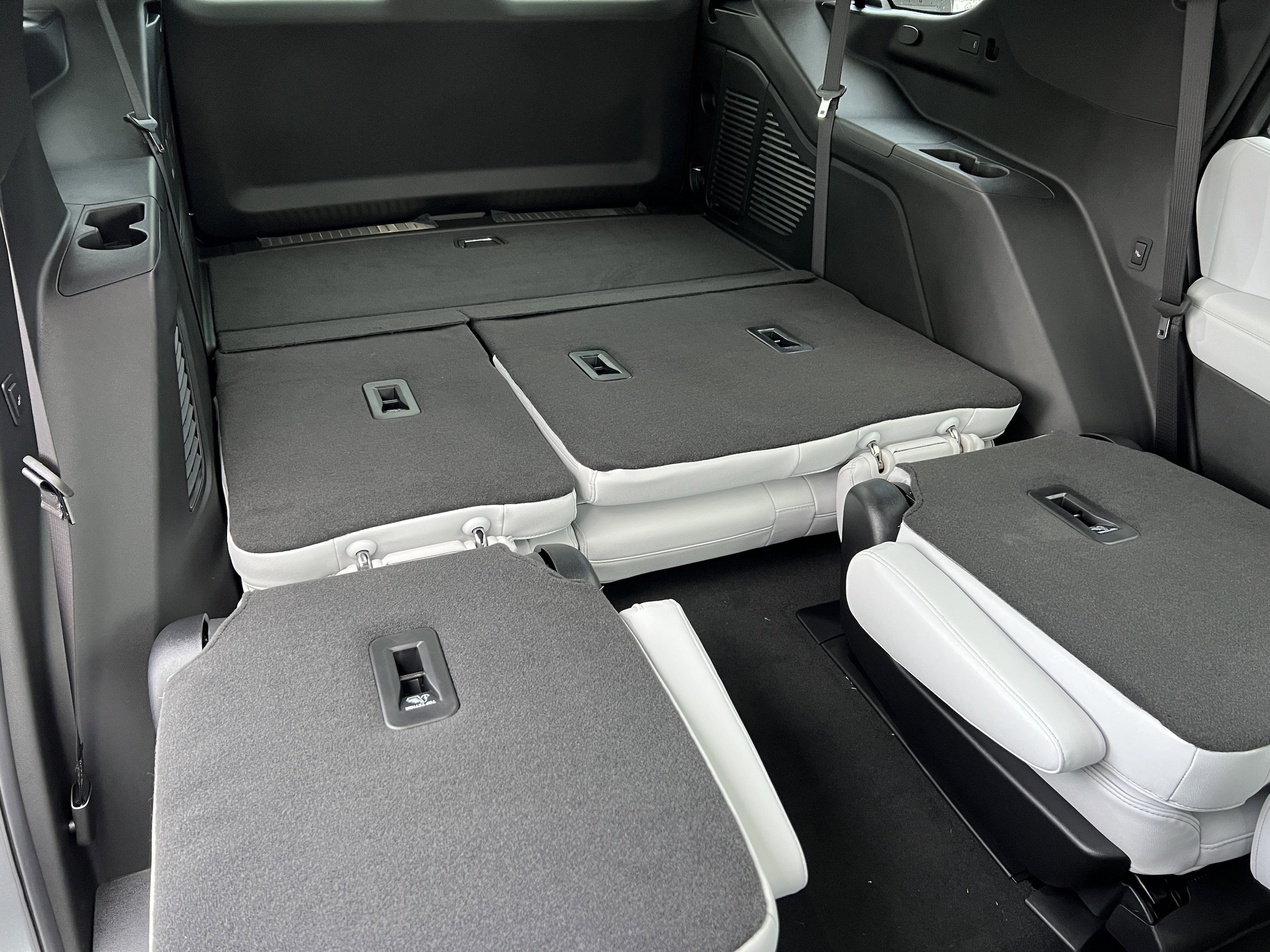 2026 Chevrolet Tahoe Premier - Photo 23