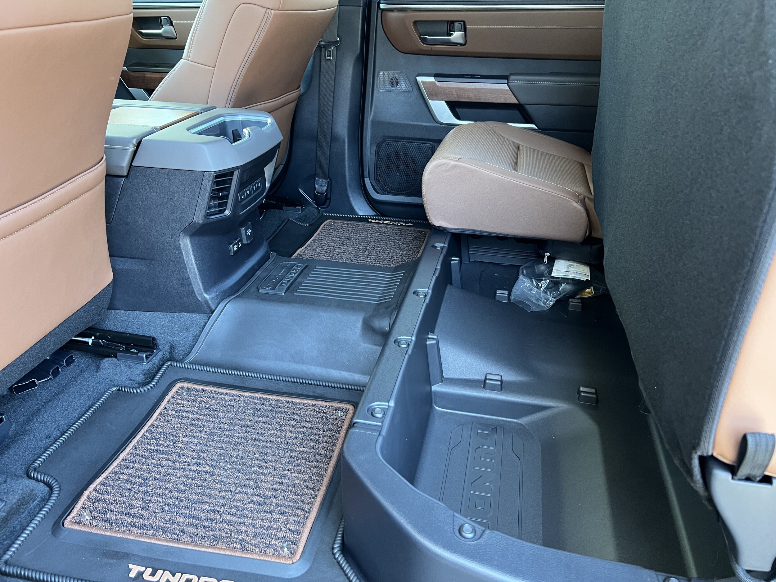 2025 Toyota Tundra 1794 Edition - Photo 17