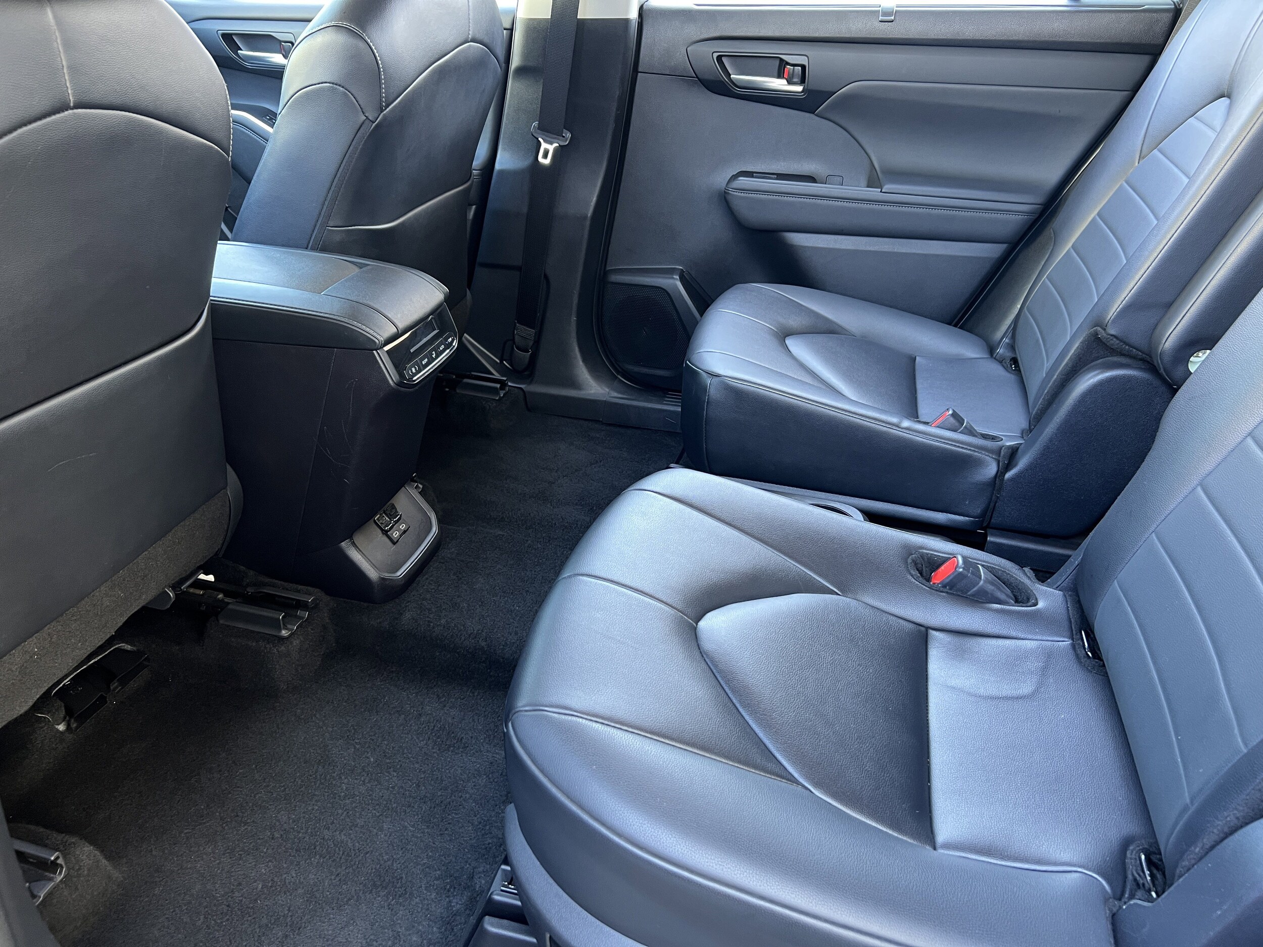 2024 Toyota Highlander XLE - Photo 17